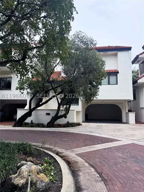 2000 S Bayshore Dr #13, Miami, FL 33133
