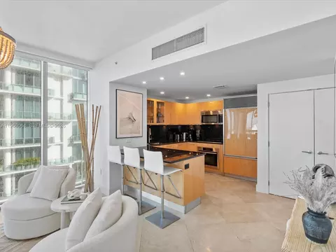 6899 Collins Ave #1704, Miami Beach, FL 33141