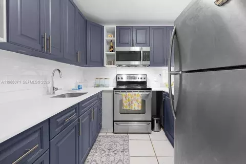 325 NW 72nd Ave #308, Miami, FL 33126