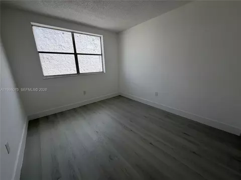 Bedroom - 1104 W 44th St #87, Hialeah, FL 33012 photo 2 of 3