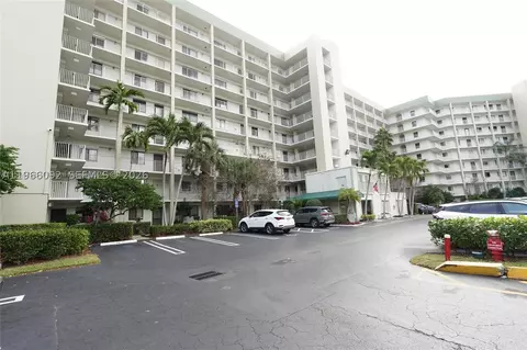 2334 S Cypress Bend Dr #505, Pompano Beach, FL 33069