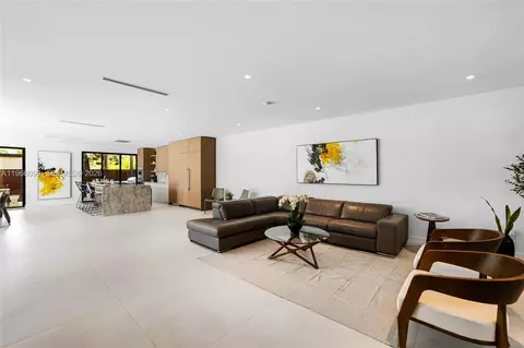 300 NE 48th St, Miami, FL 33137