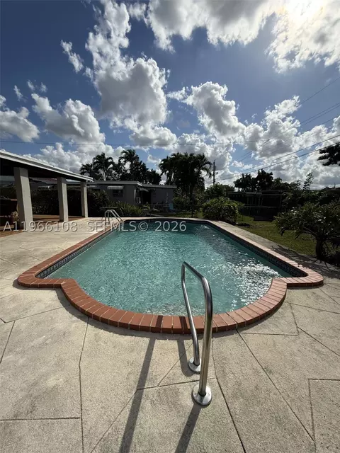 4012 SW 102 Ct, Miami, FL 33165