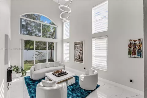 1147 NE 37th Pl, Homestead, FL 33033