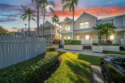 5036 Sunset Village Dr, Duck Key, FL 33050