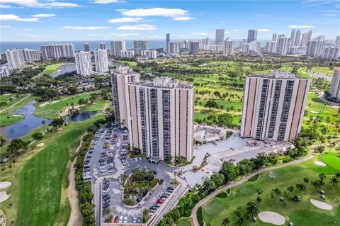 20301 W Country Club Dr #1826, Aventura, FL 33180
