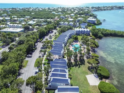 5075 Sunset Village Dr, Duck Key, FL 33050