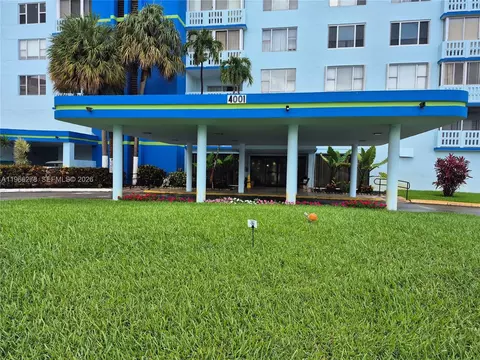 4001 Hillcrest Dr #416, Hollywood, FL 33021
