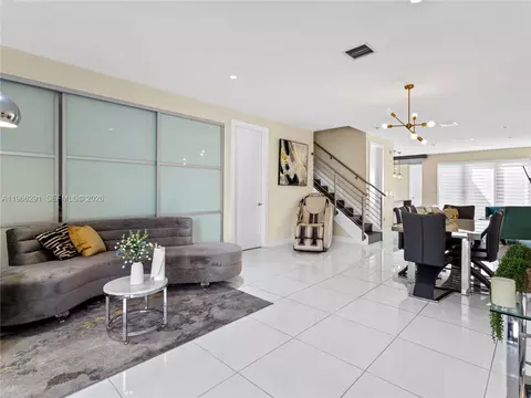 6420 NW 105th Pl, Doral, FL 33178