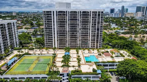 3600 Yacht Club Dr #703, Aventura, FL 33180