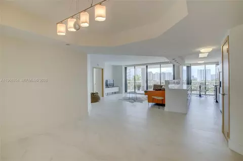 3600 Yacht Club Dr #703, Aventura, FL 33180