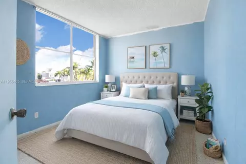 Bedroom - 1115 W 38th Ter #50, Hialeah, FL 33012 photo 4 of 6