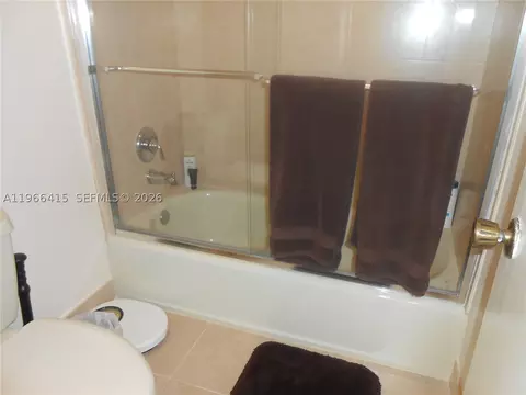 128 Laurel Rd, Hollywood, FL 33021 photo 3