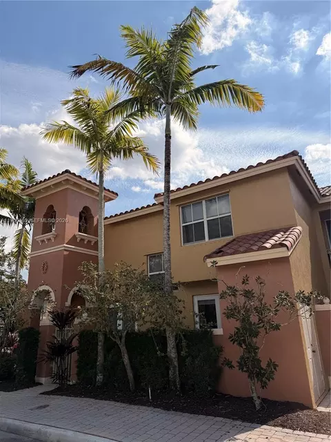 906 SW 143rd Ave, Pembroke Pines, FL 33027