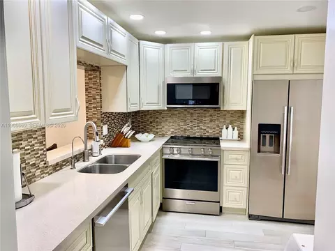 619 NE 14th Ave #301, Hallandale Beach, FL 33009