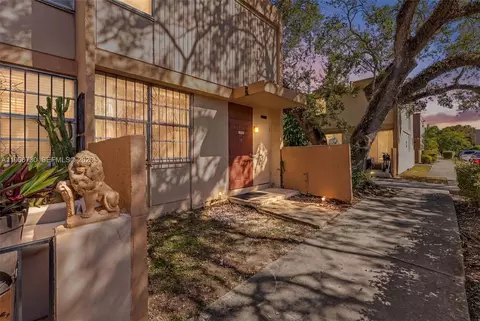 6149 SW 69th St #12, South Miami, FL 33143