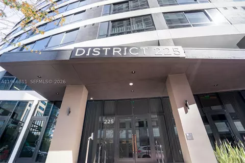 225 N Miami Ave #3307, Miami, FL 33128