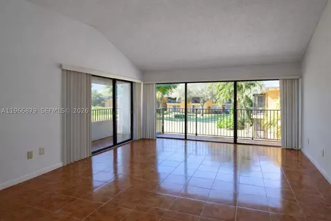5821 Washington St #32, Hollywood, FL 33023