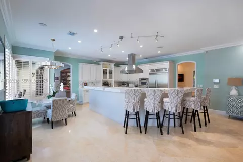 10601 SW 72nd Ct, Pinecrest, FL 33156
