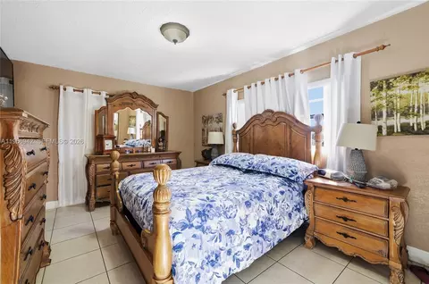 4791 W 3rd Ave, Hialeah, FL 33012 photo 8