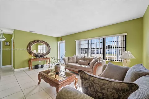 4791 W 3rd Ave, Hialeah, FL 33012 photo 7