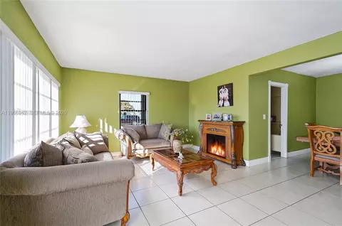 4791 W 3rd Ave, Hialeah, FL 33012 photo 5