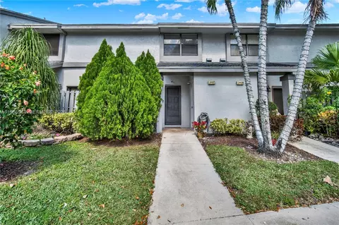 3437 S Carambola Cir S #2463, Coconut Creek, FL 33066