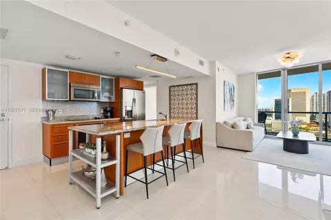 185 SW 7th St #2611, Miami, FL 33130