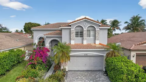 10755 SW 17th Pl, Davie, FL 33324
