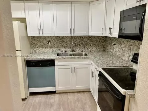 1754 NW 55th Ave #102, Lauderhill, FL 33313