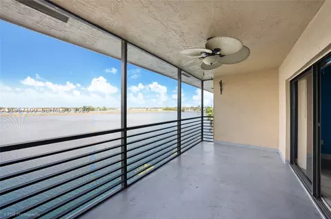 471 Ives Dairy Rd #402-3, Miami, FL 33179