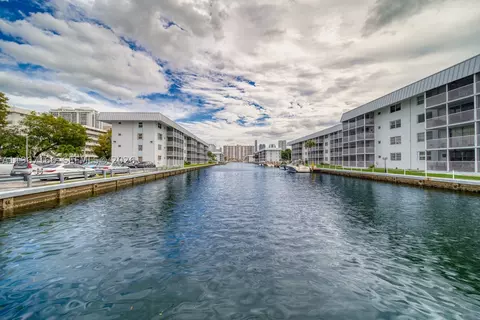 3849 NE 169th St #412, North Miami Beach, FL 33160