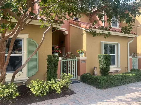 824 SW 143rd Ter #203, Pembroke Pines, FL 33027