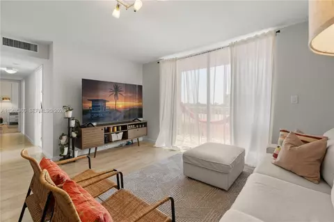 3161 S Ocean Dr #408, Hallandale Beach, FL 33009
