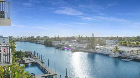 8024 Tatum Waterway Dr #5D, Miami Beach, FL 33141