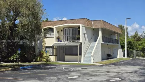 7829 Miller Dr #B104, Miami, FL 33155