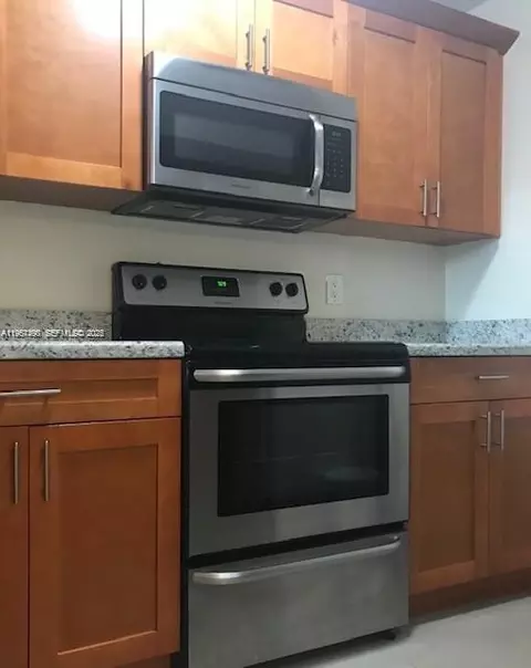 10018 NW 4th St #203, Pembroke Pines, FL 33024