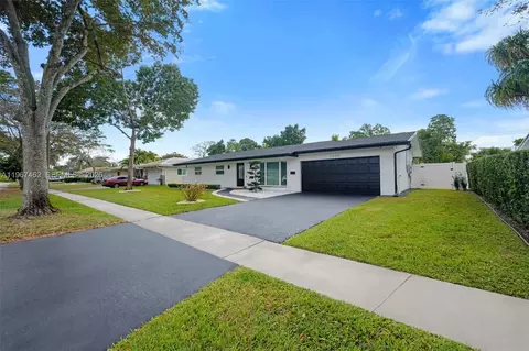 7200 NW 11th Ct, Plantation, FL 33313