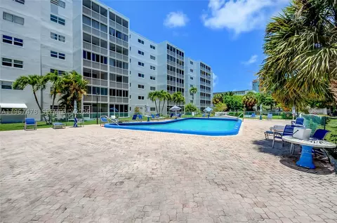 301 NE 14th Ave #702, Hallandale Beach, FL 33009