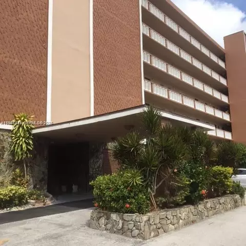 301 NE 14th Ave #702, Hallandale Beach, FL 33009