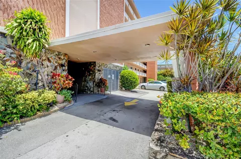 301 NE 14th Ave #702, Hallandale Beach, FL 33009
