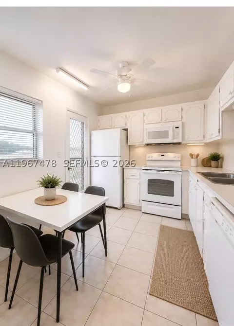 301 NE 14th Ave #702, Hallandale Beach, FL 33009