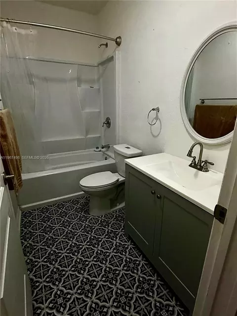 Bath - 6080 NW 199th St, Hialeah, FL 33015 photo 1 of 2