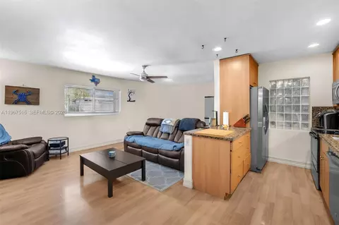 1423 Holly Heights Dr #18, Fort Lauderdale, FL 33304