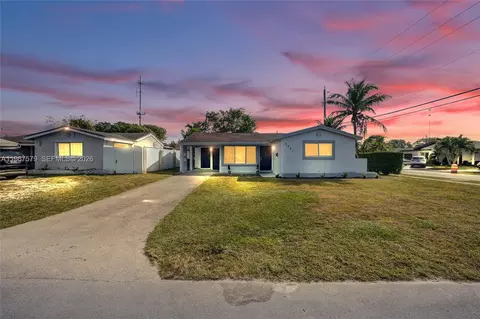 3221 SW 67th Way, Miramar, FL 33023