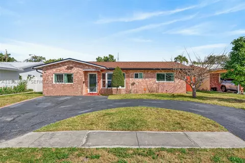 1919 NW 38th St, Oakland Park, FL 33309
