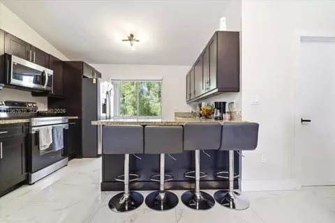 8027 Lake Dr #201, Doral, FL 33166