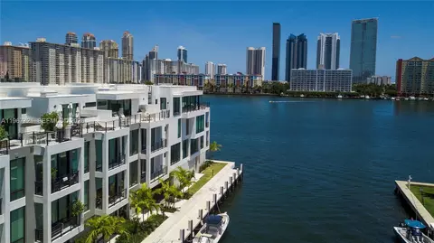 4008 NE 167th St #6, North Miami Beach, FL 33160