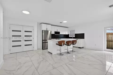 574 NW 98th St, Miami, FL 33150