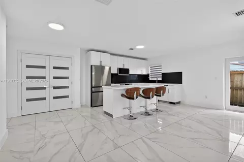 574 NW 98th St, Miami, FL 33150